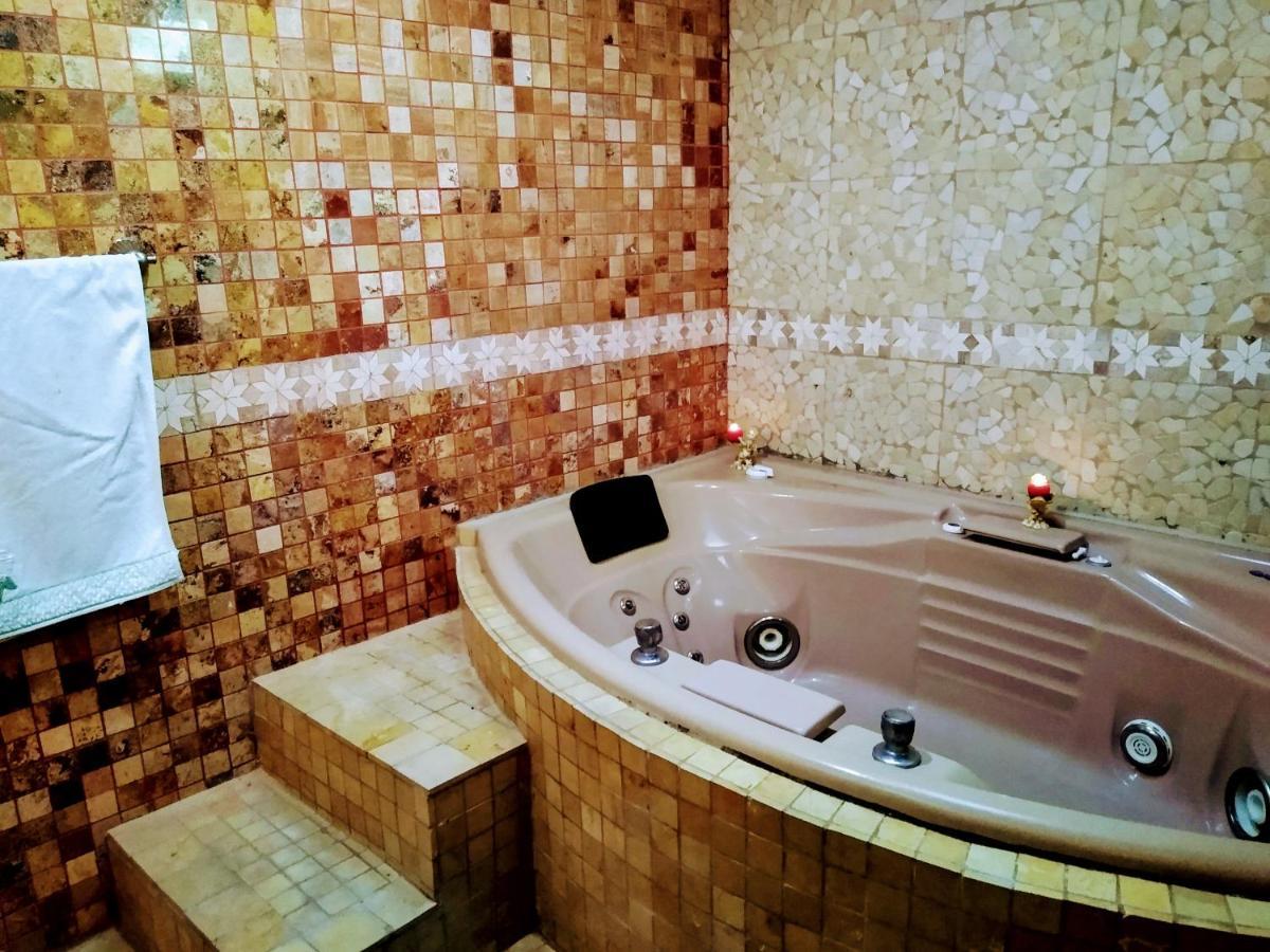 Habitacion Matrimonial Con Cama Y Sofa Para Cuatro Personas Tlaxcalancingo Eksteriør bilde