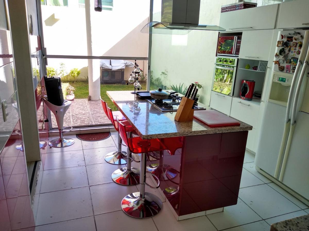 Habitacion Matrimonial Con Cama Y Sofa Para Cuatro Personas Tlaxcalancingo Eksteriør bilde